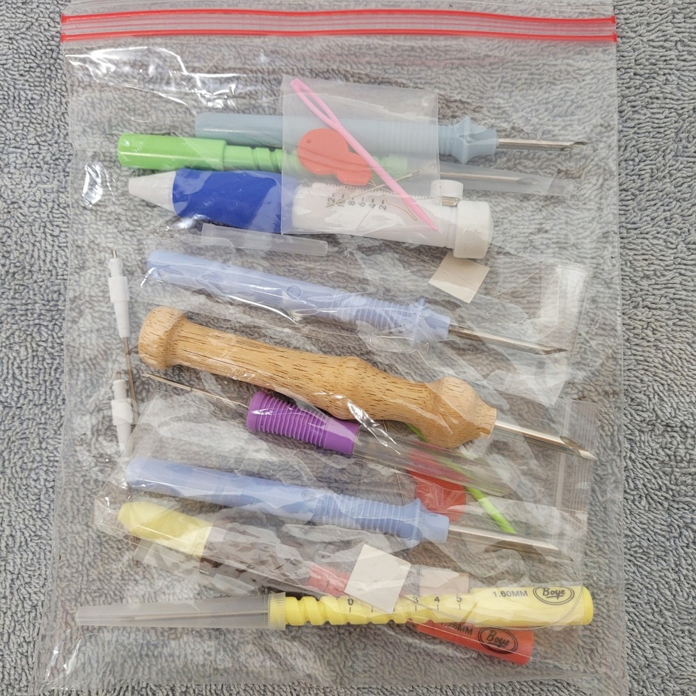 Boye Punch Needle Embroidery Set Rug Hooking Tools Wooden Handle Assorted Sizes